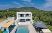 #0453, Newbuilt Zante villa with pool.